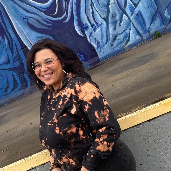 Meet your Posher, Amber - Picture 1 of 1